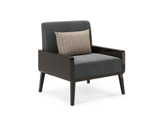 Тканевое кресло с подлокотниками