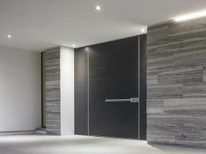 OIKOS VENEZIA Распашная бронедверь обшита дубом венге Synua