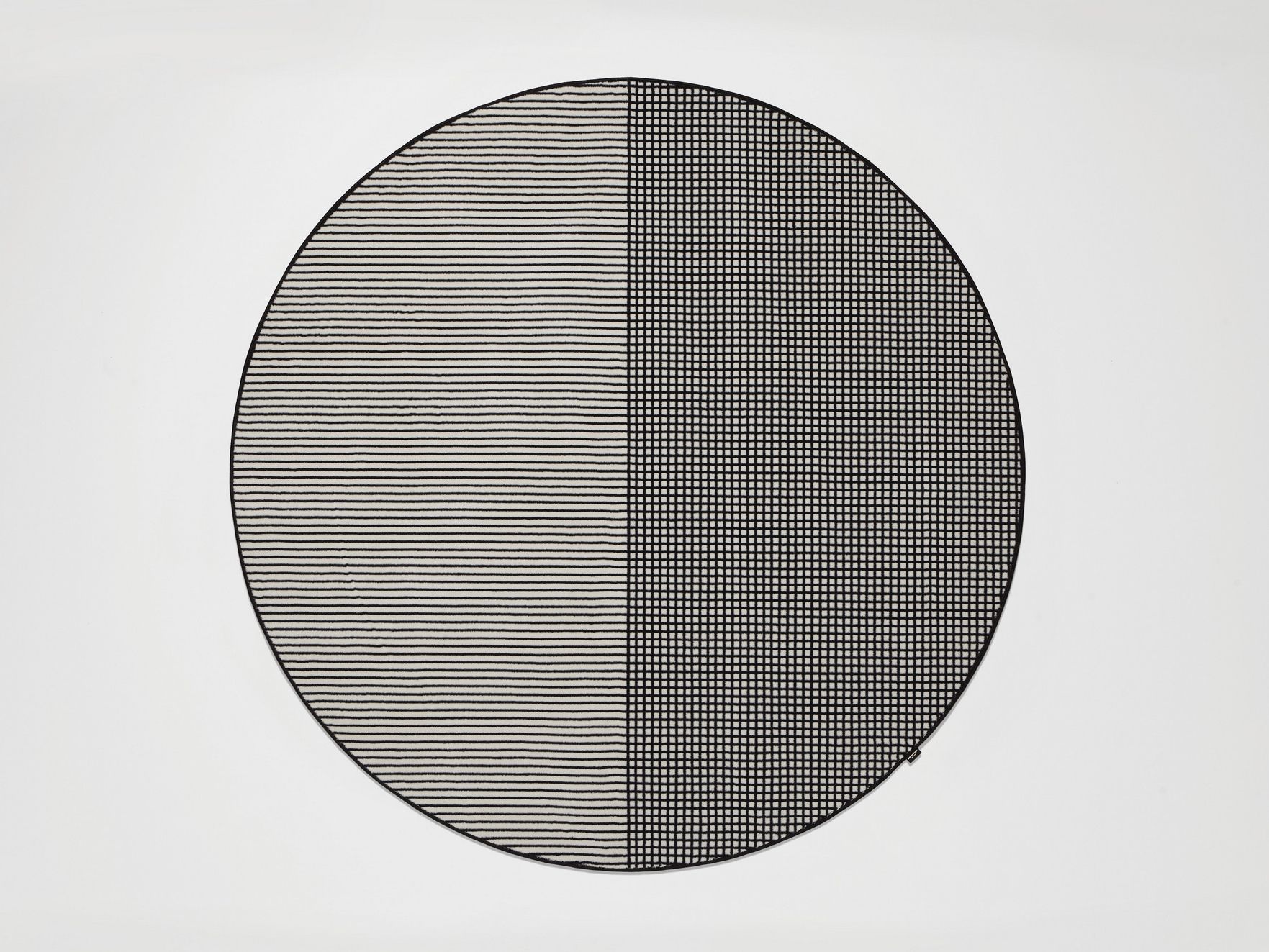 Полосатый бархатный круглый ковер Antoniolupi Tramato ARCH-00057474