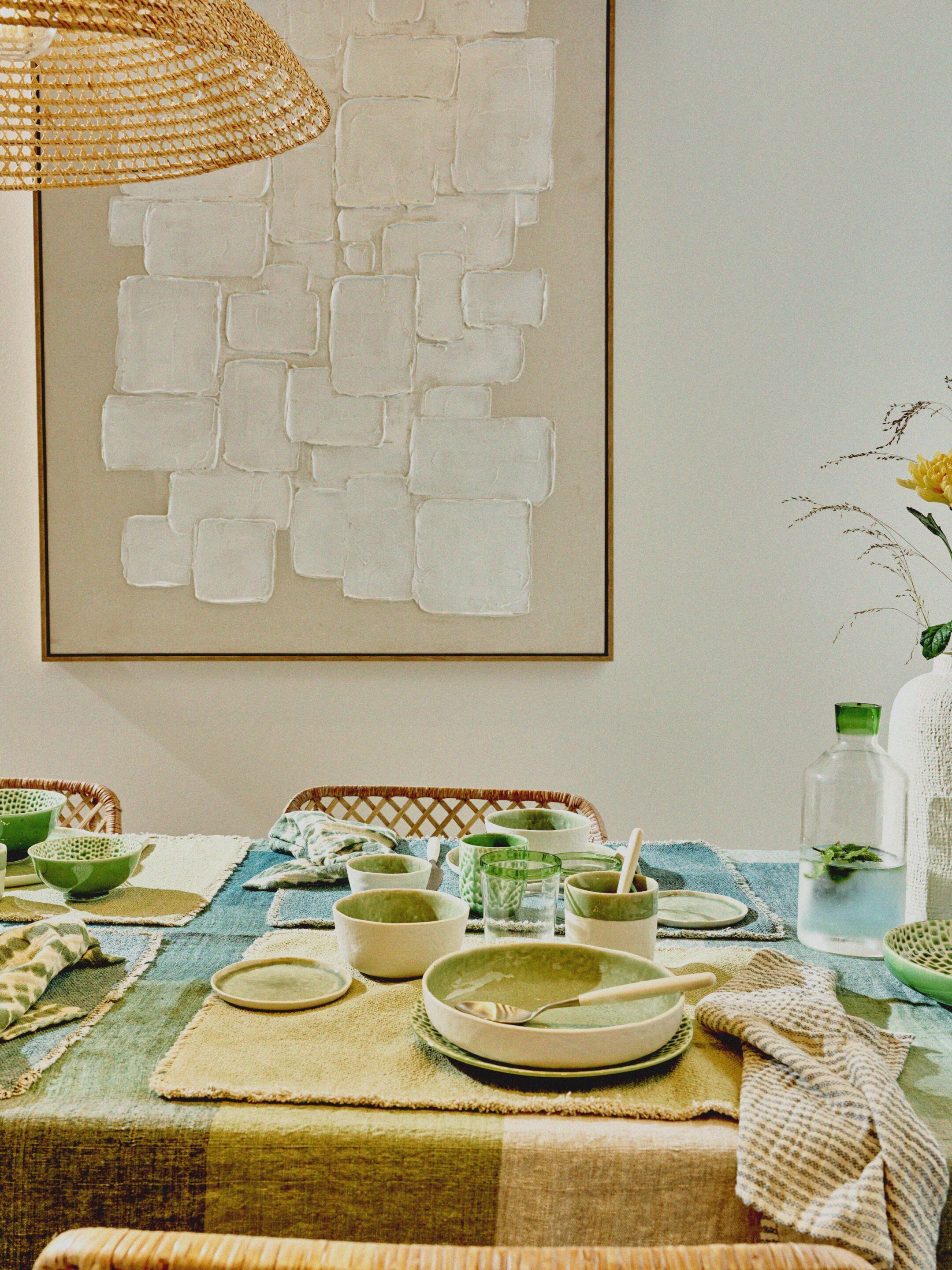 Фарфоровая круглая десертная тарелка POMAX Lotus ARCH-00102619 - Вид №10