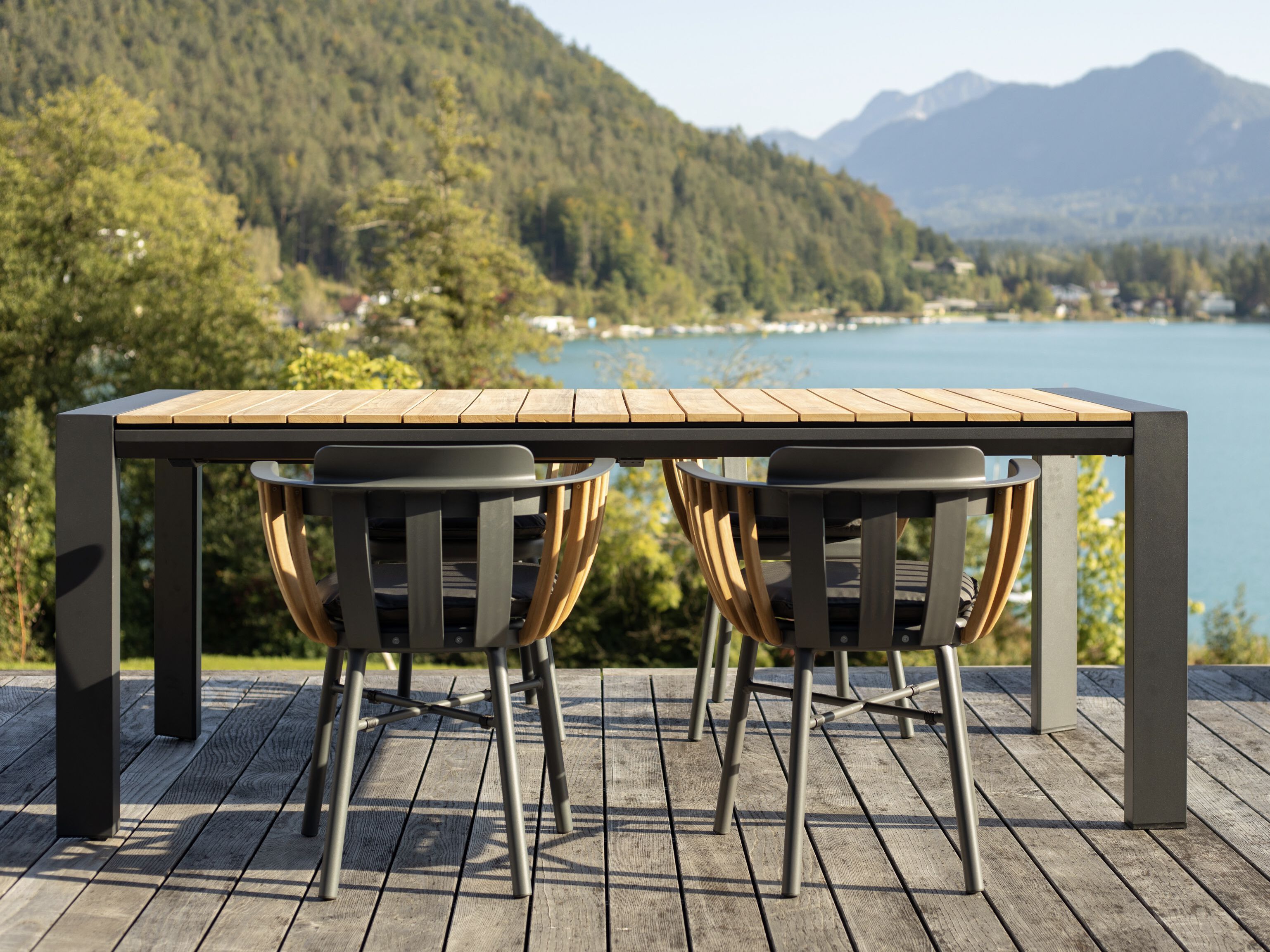 Стул для сада с подлокотниками из алюминия и тика DRIGANI Dream ARCH-00108367