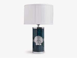 Металлическая настольная лампа