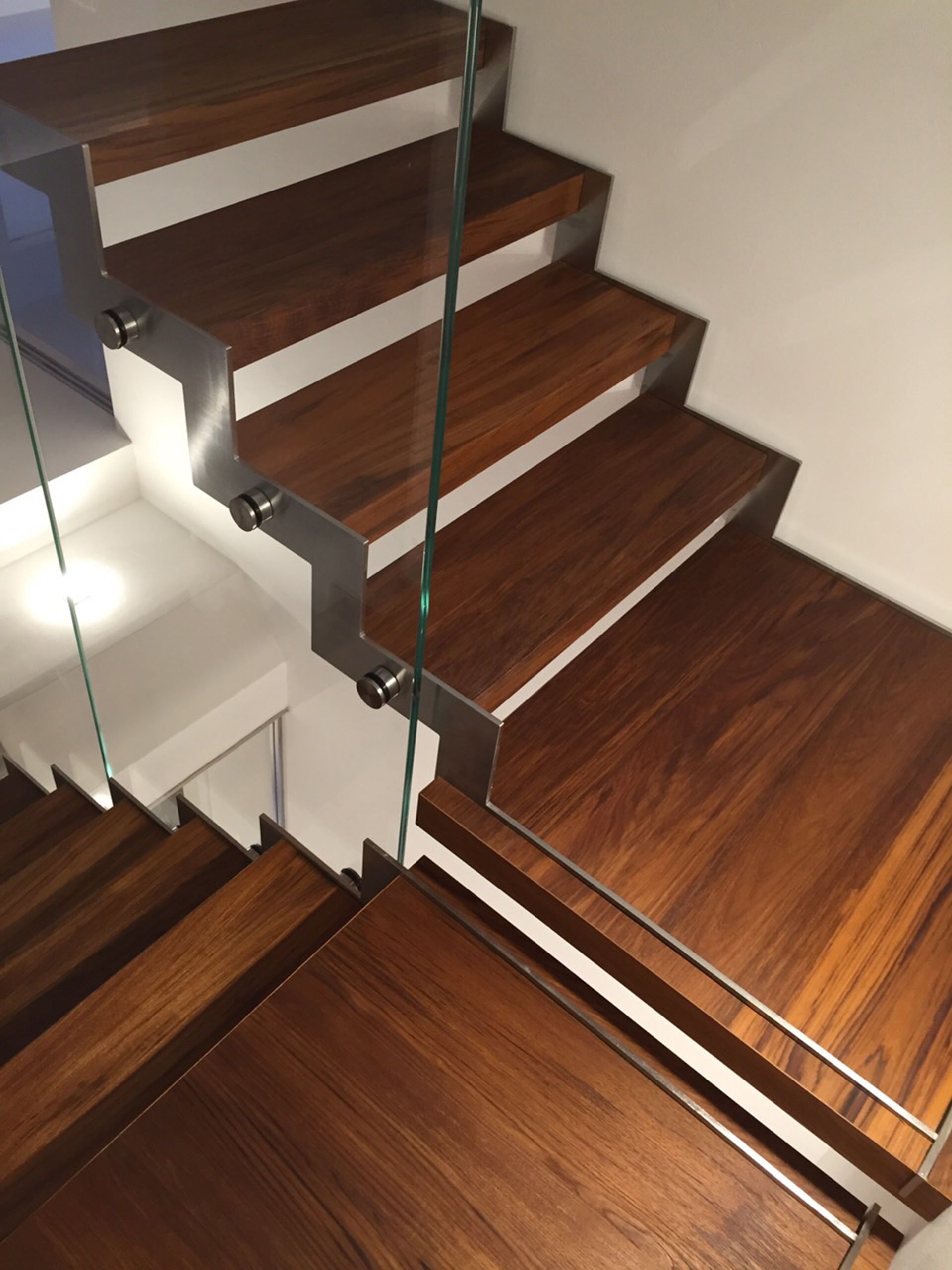 Биосовместимая трехслойная деревянная лестница Fiemme Tremila SCALA CON PEDATA BIFACCIALE AUTOPORTANTE ARCH-00094515 - Вид №4