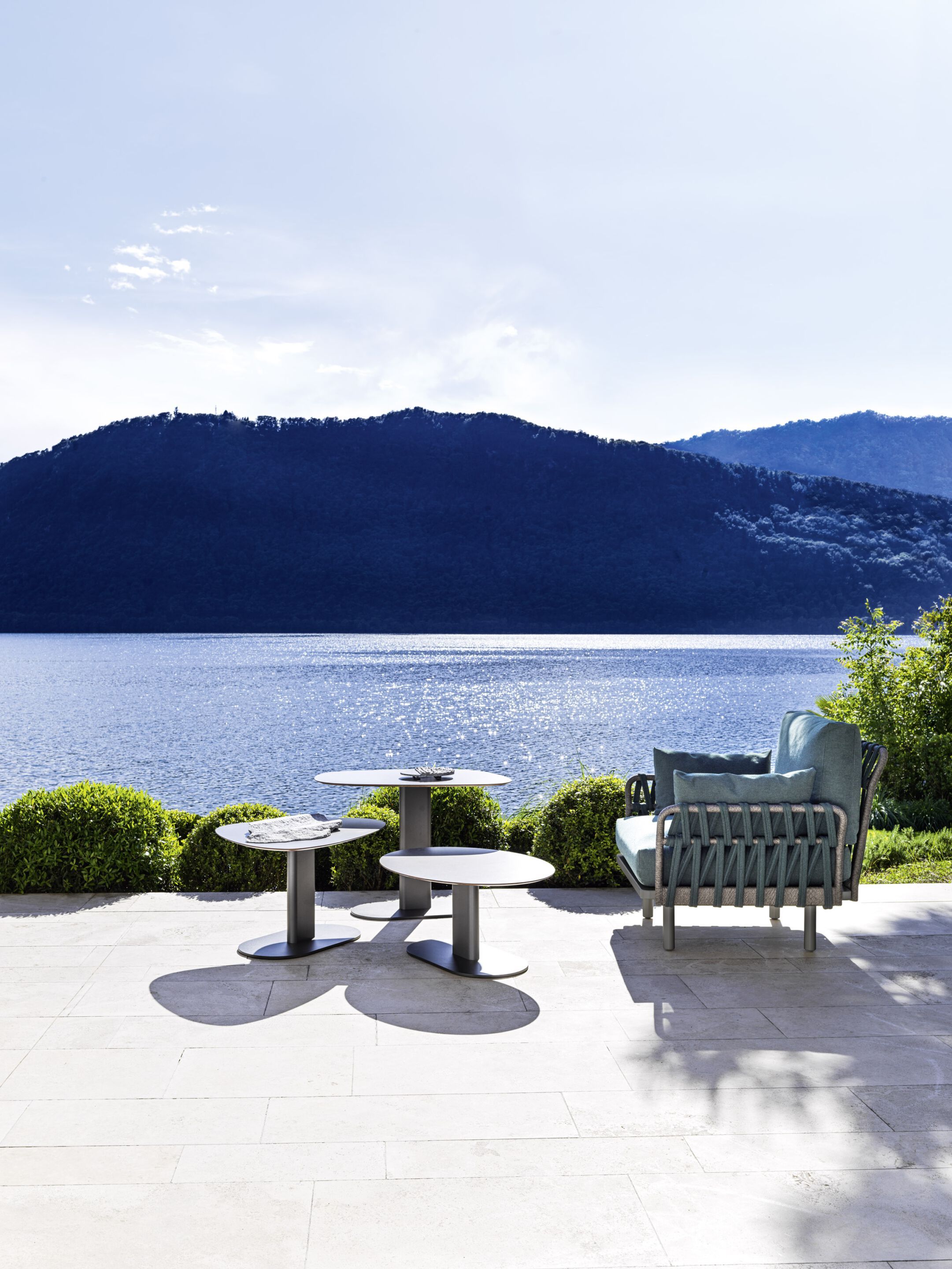 Алюминиевый овальный журнальный столик Varaschin плинтус ARCH-00131779 - Вид №2