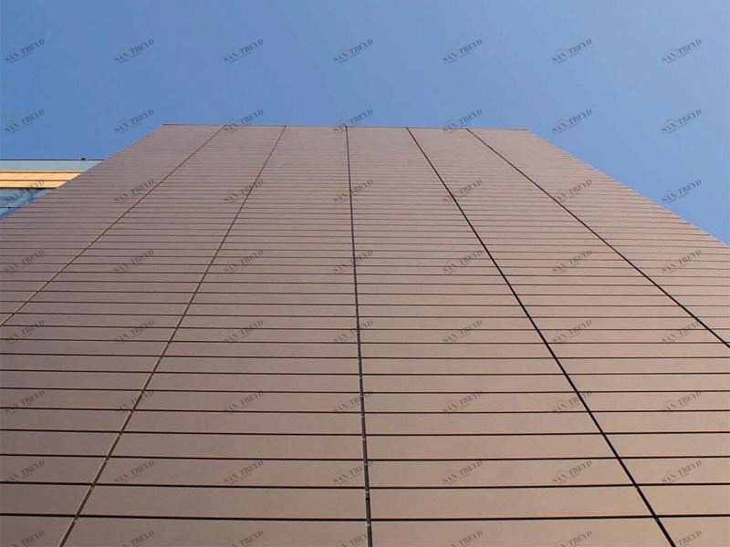 VMZINC Вентилируемый фасад из титан-цинка с ламелями sun-id-1390022