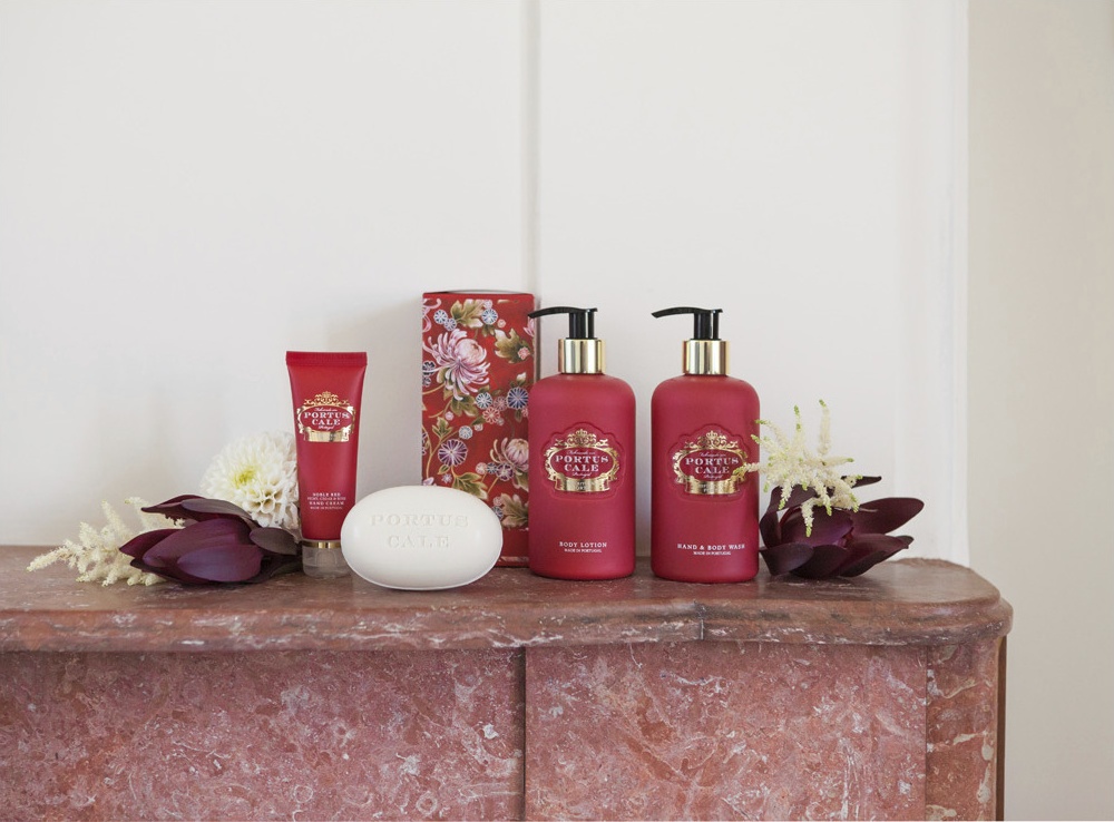 10673711 CASTELBEL Лосьон для тела CASTELBEL Порт Кале Благородный красный 300мл, п/к 