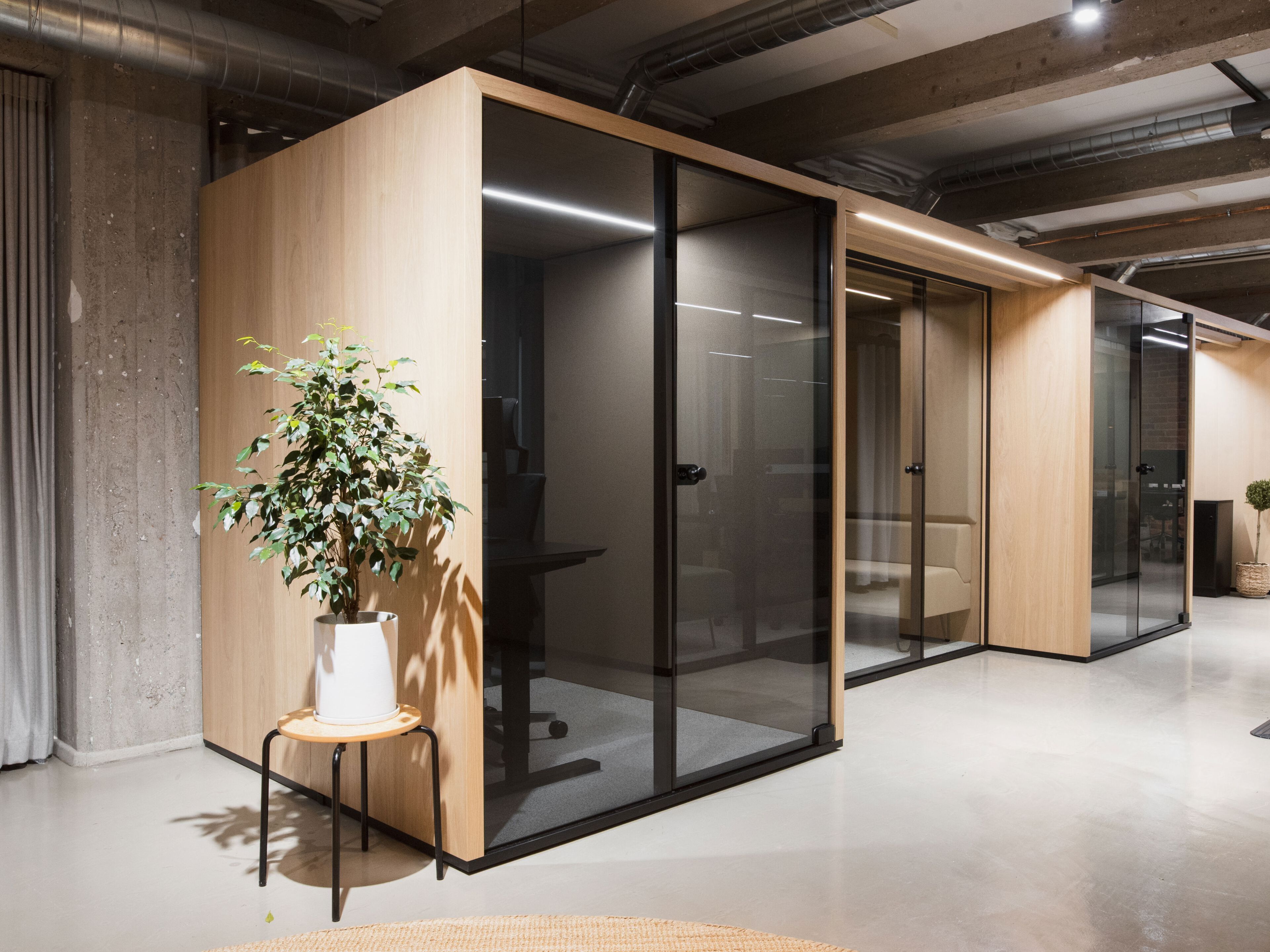 Одноместная акустическая офисная кабина со встроенным освещением Taiga Concept Lohko Picea ARCH-00100066 - Вид №1