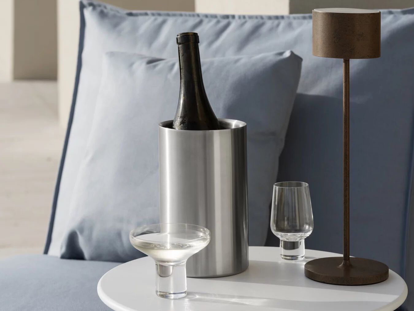 Алюминиевая светодиодная настольная лампа с батарейным питанием blomus Farol ARCH-00068766 - Вид №18