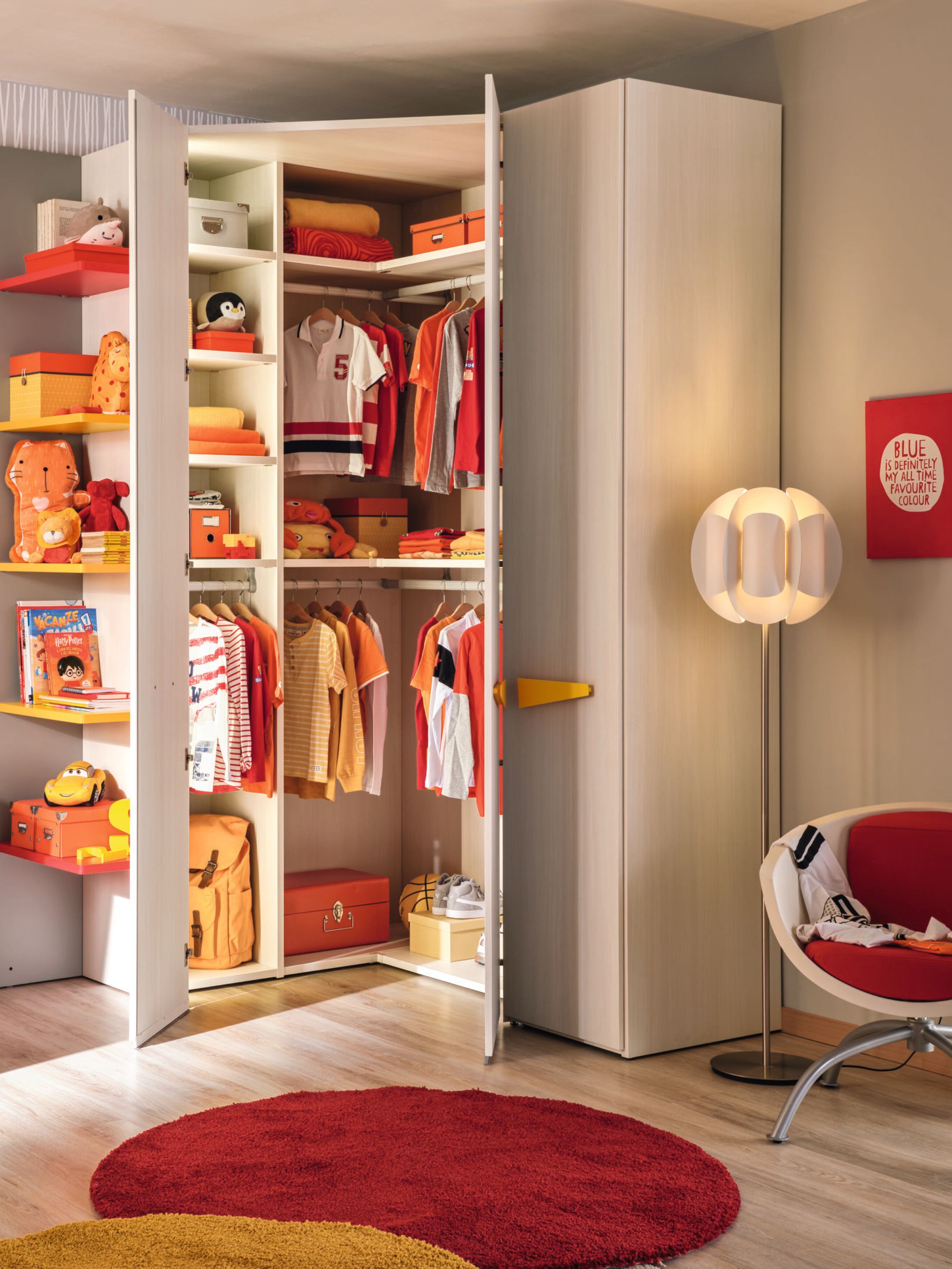 Спальня с гардеробной и кроватью на колесах Moretti Compact KC319 ARCH-00011411