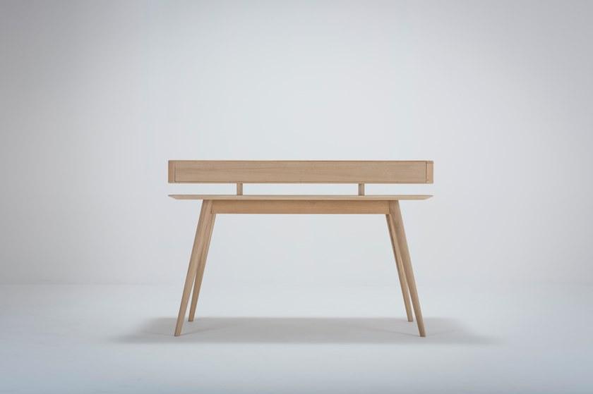 Gazzda Прямоугольный стол из дуба с полками Ena 032 - Вид №1