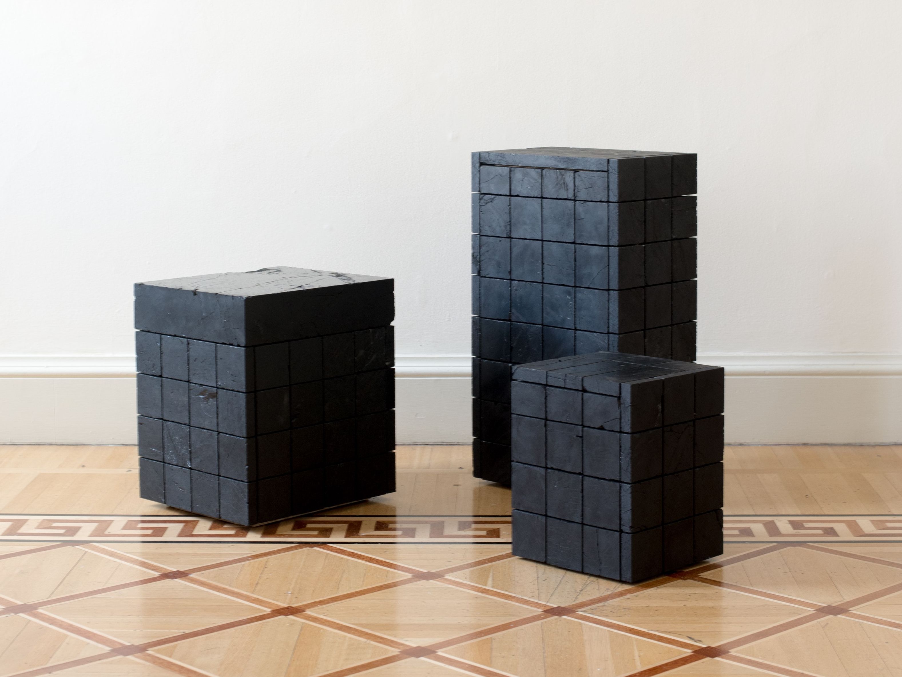 Пьедестал из антрацитового угля Movimento Gallery Jesper Eriksson ARCH-00115528 - Вид №1