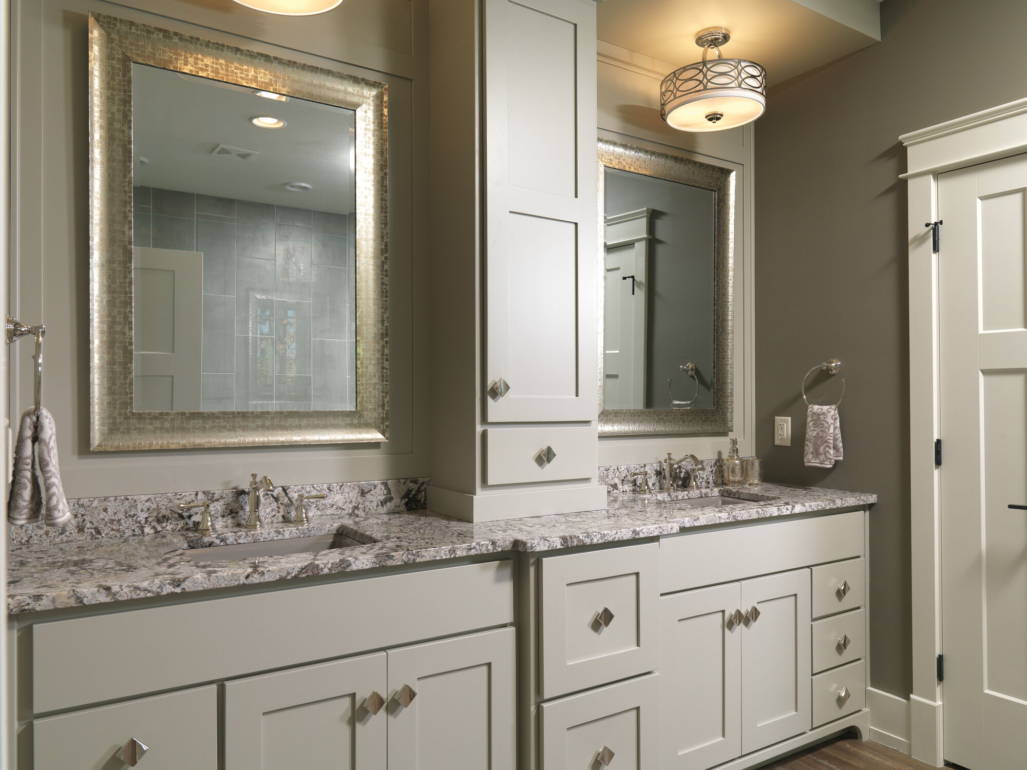 79746-PN Кольцо для полотенца Delta Faucet Cassidy Полированный никель  - Вид №1