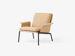 Тканевое кресло с подлокотниками