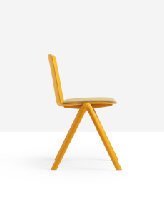 Штабелируемый стул с мягким сиденьем