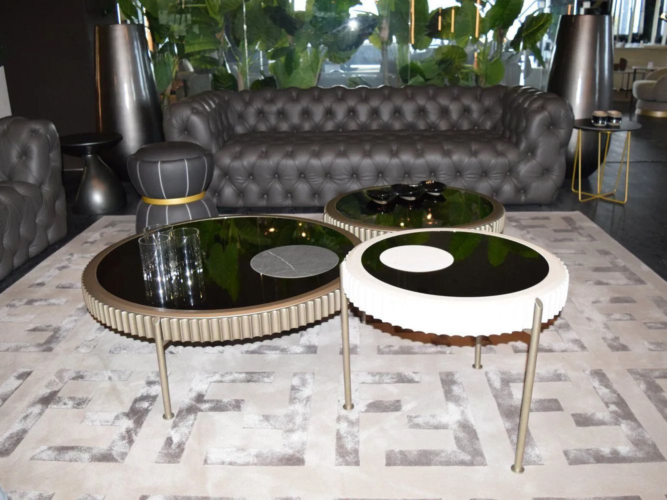 Круглый журнальный столик из закаленного стекла ABLE SPARKS ARCH-00116988 - Вид №5