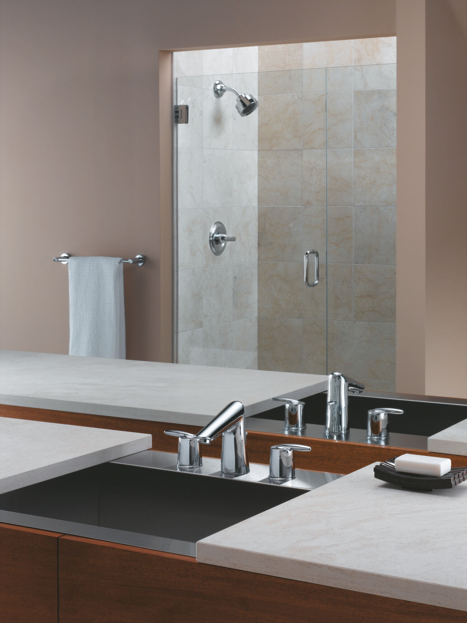 Вешалка для полотенец 18 дюймов Delta Faucet 77118-SS - Вид №2