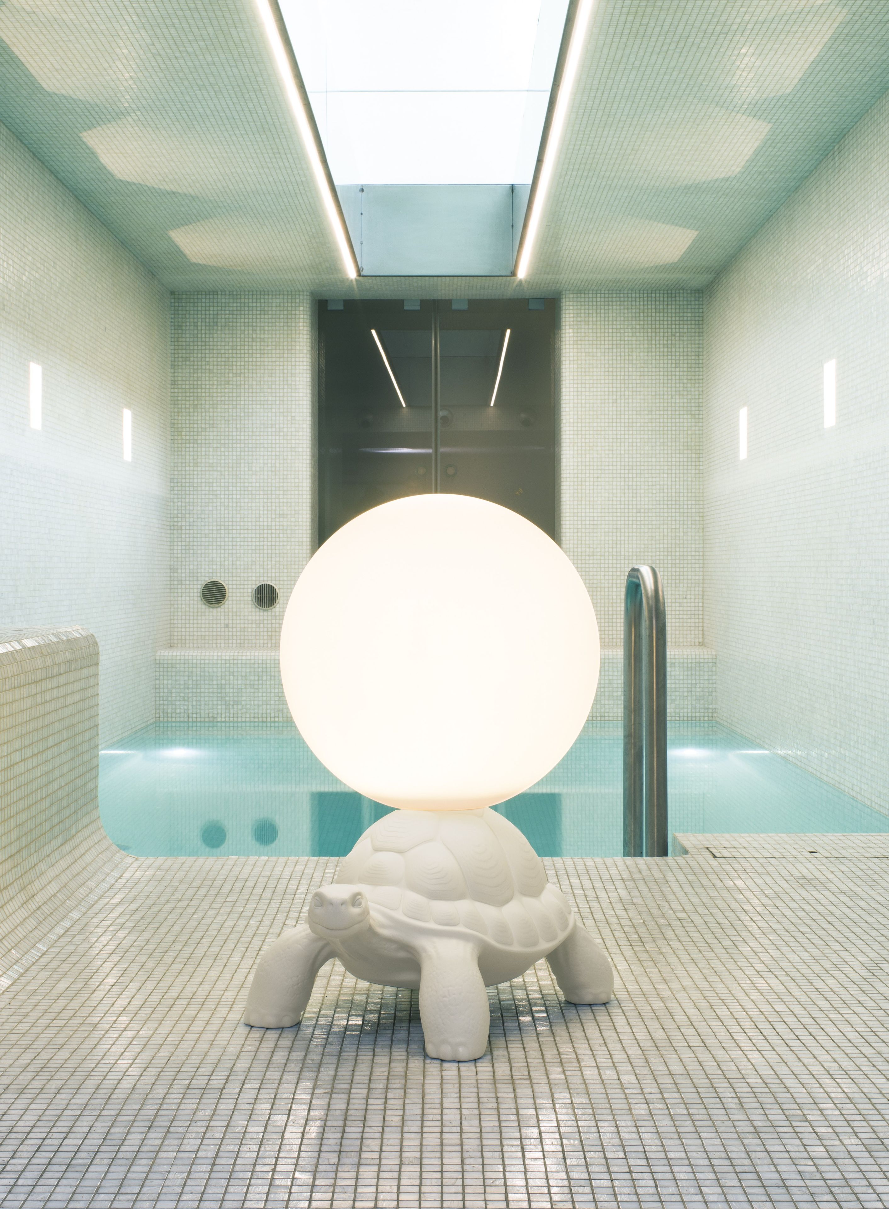 Светодиодный торшер с батарейным питанием Qeeboo Turtle Carry ARCH-00068225 - Вид №4