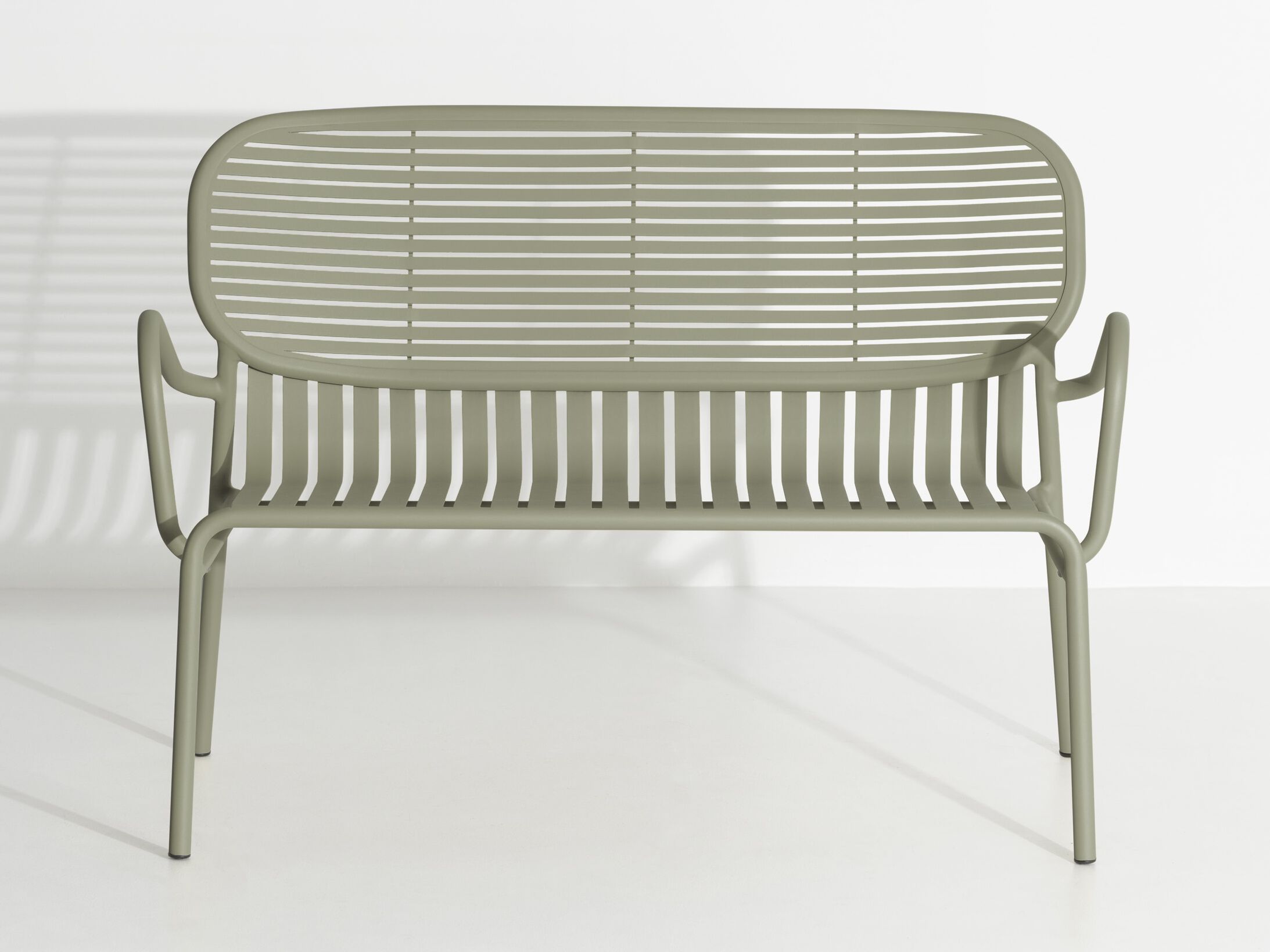 Алюминиевая садовая скамейка с порошковым покрытием с подлокотниками Petite Friture выходные ARCH-00120153 - Вид №1