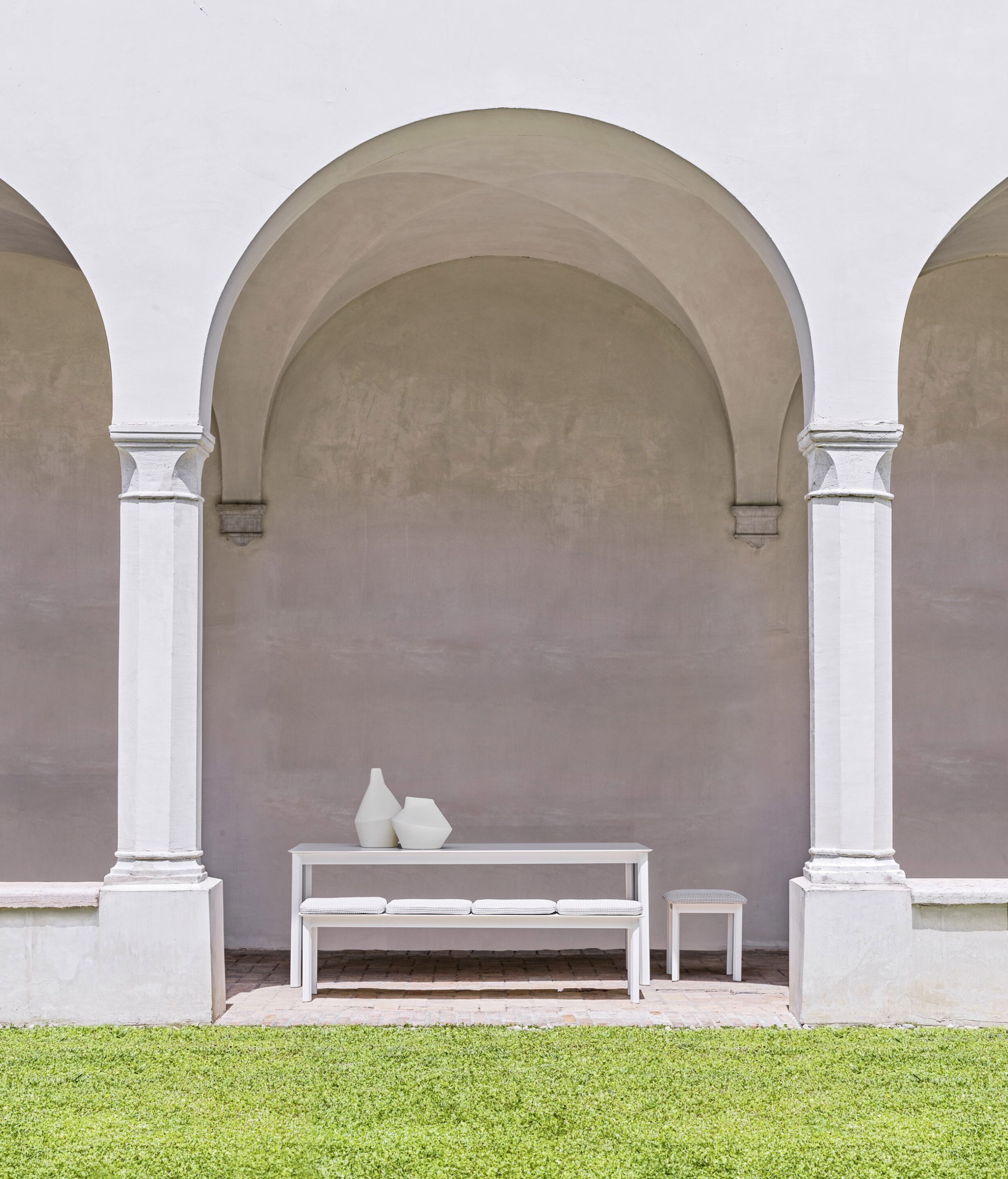 Алюминиевая садовая скамейка с порошковым покрытием Varaschin ARCH-00122838 - Вид №1