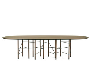 Деревянный овальный стол