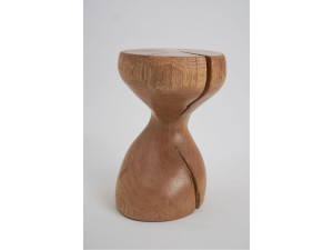 Журнальный столик из грецкого ореха