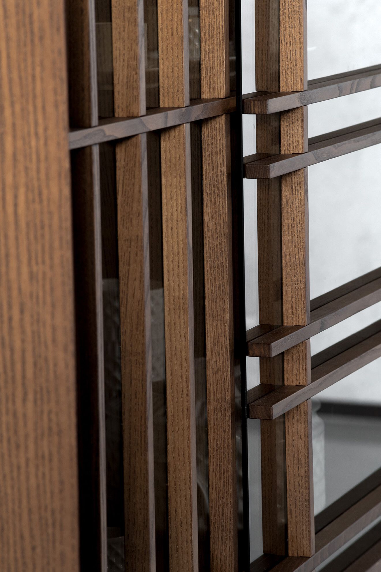 Деревянный и стеклянный шкаф с раздвижными дверями Potocco Sen ARCH-00033505 - Вид №5