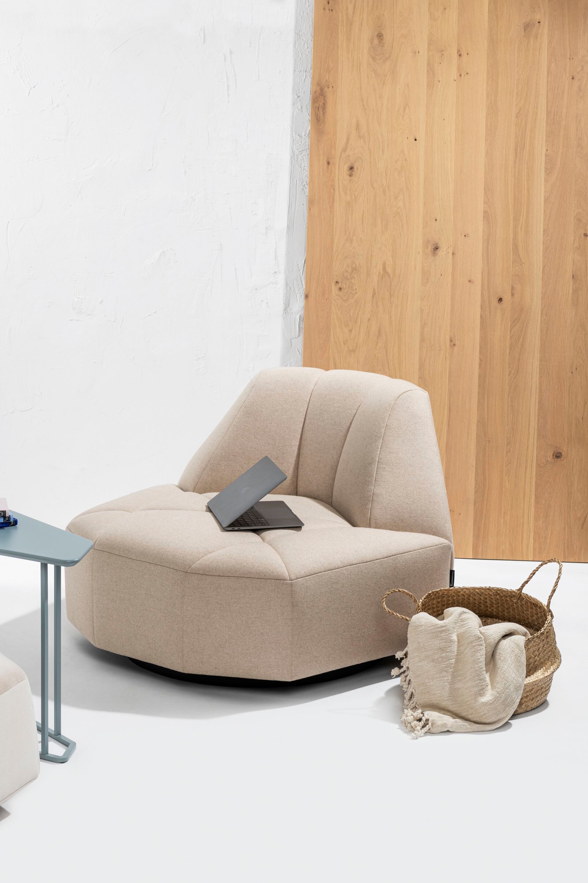 Тканевое вращающееся кресло FID Paris Crystal ARCH-00123606 - Вид №1