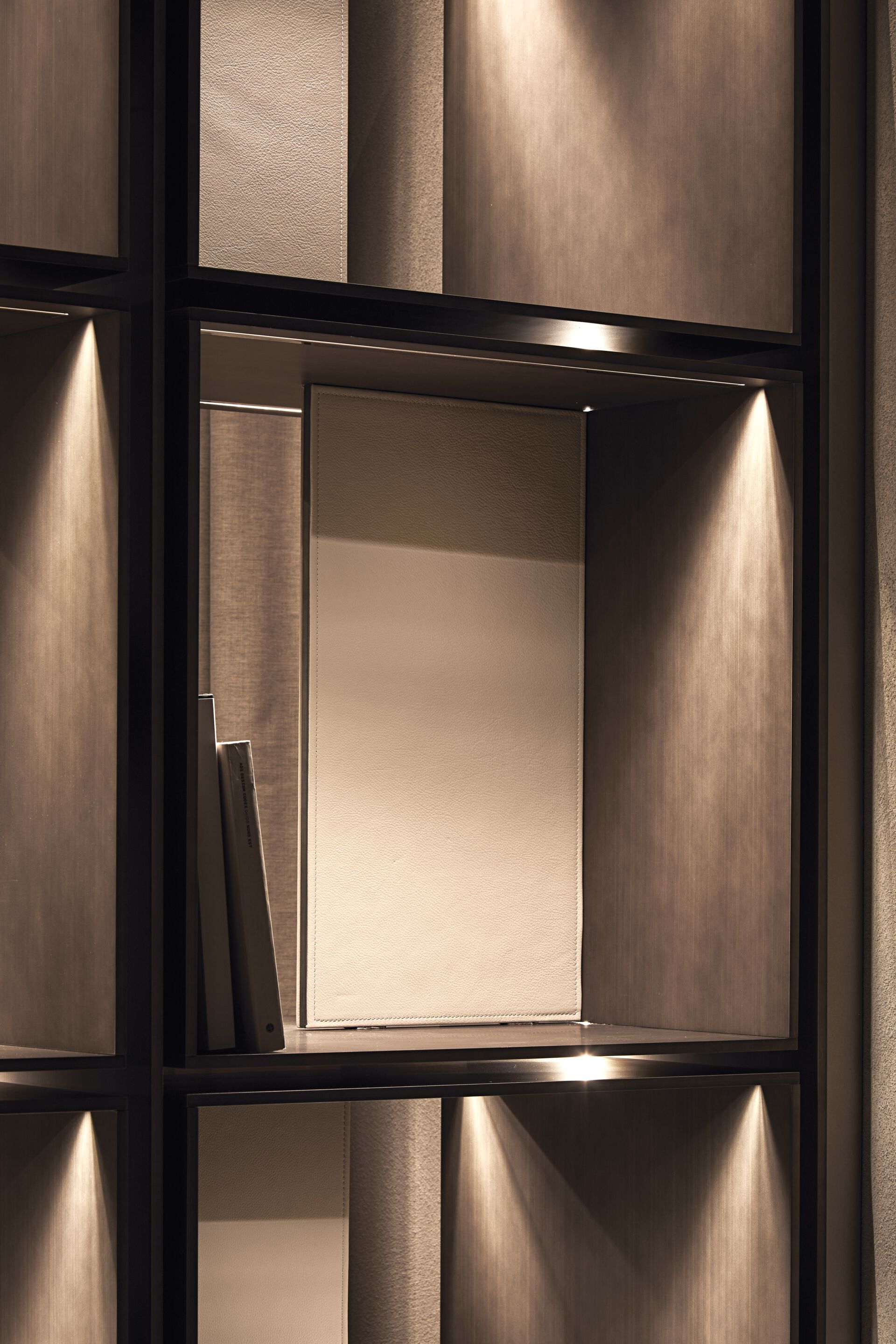 Модульный алюминиевый книжный шкаф с освещением Visionnaire C-SQUARE ARCH-00102125 - Вид №9