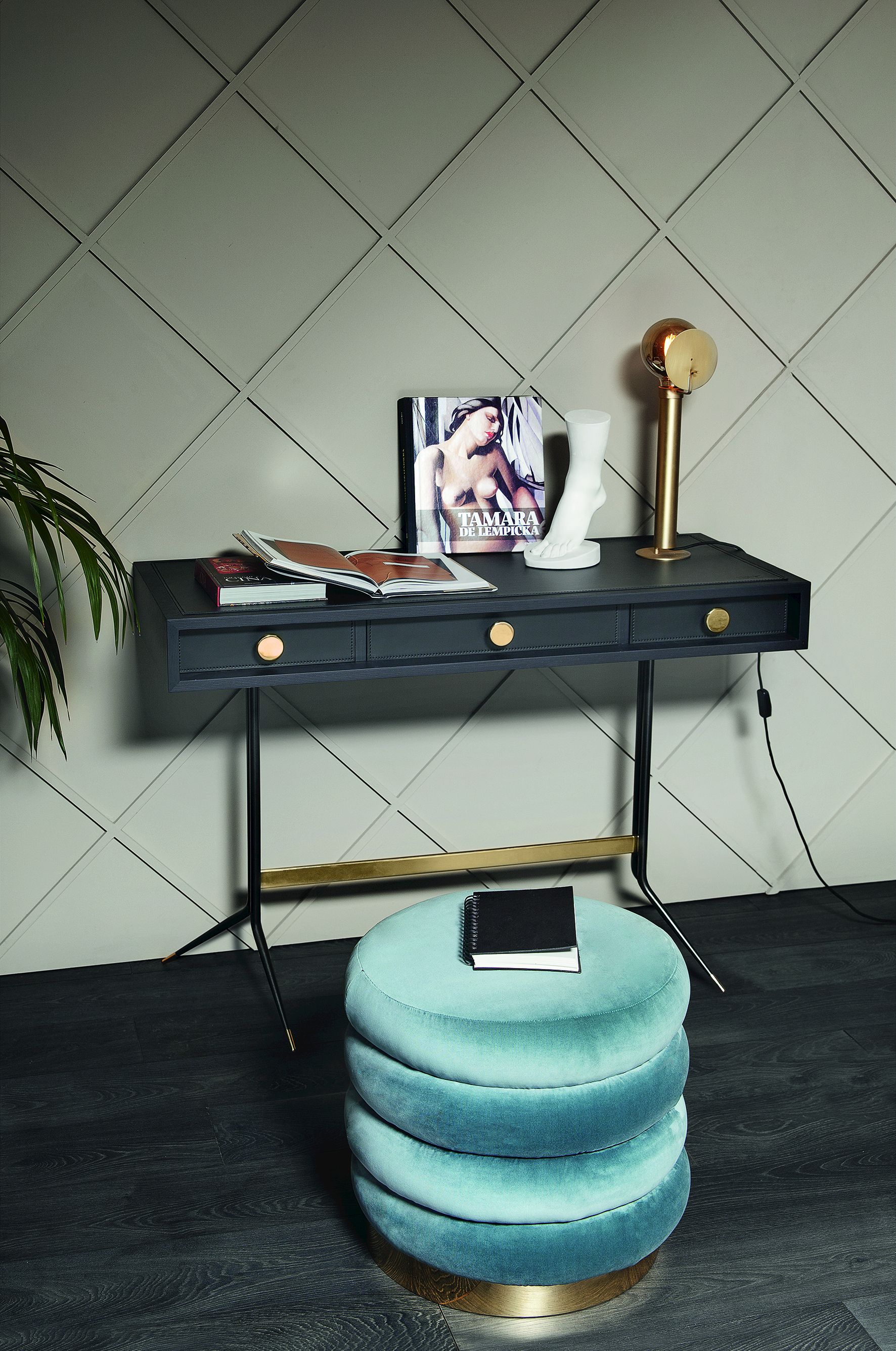 Письменный стол из орехового дерева с ящиками Vibieffe 1500 Swing ARCH-00002986 - Вид №1