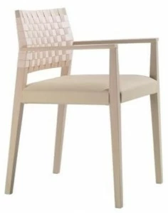 Andreu World Стул из дуба с подлокотниками и встроенной подушкой Valeria So7508