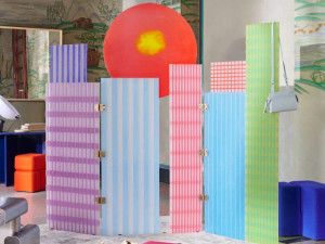 Экран из смолы