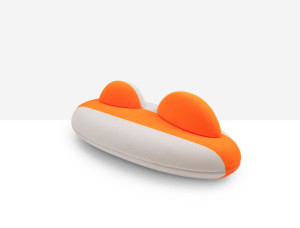 Диван из эластичной ткани