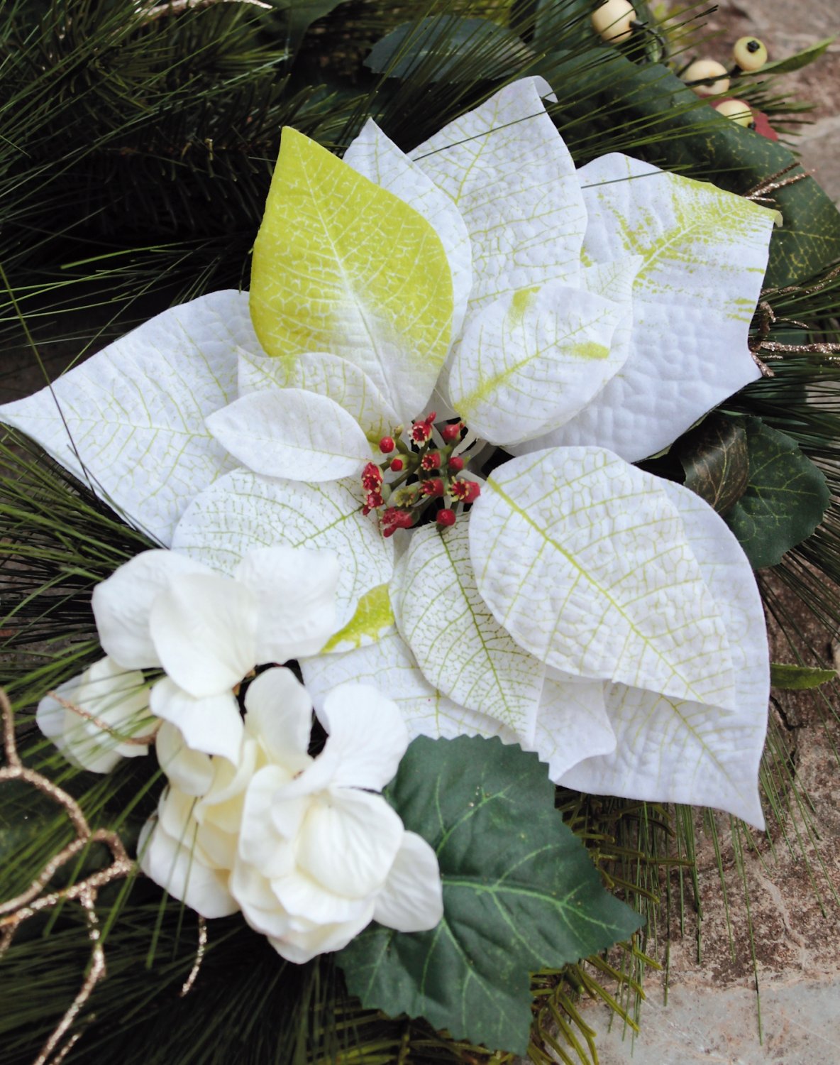 1455 778 a3 Искусственный венок 'пуансеттия / роза / гортензия / ель', Ø 50 см, бежево-белый H-andreas  - Вид №7