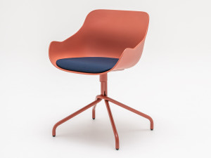 Вращающееся кресло из полипропилена со встроенной подушкой