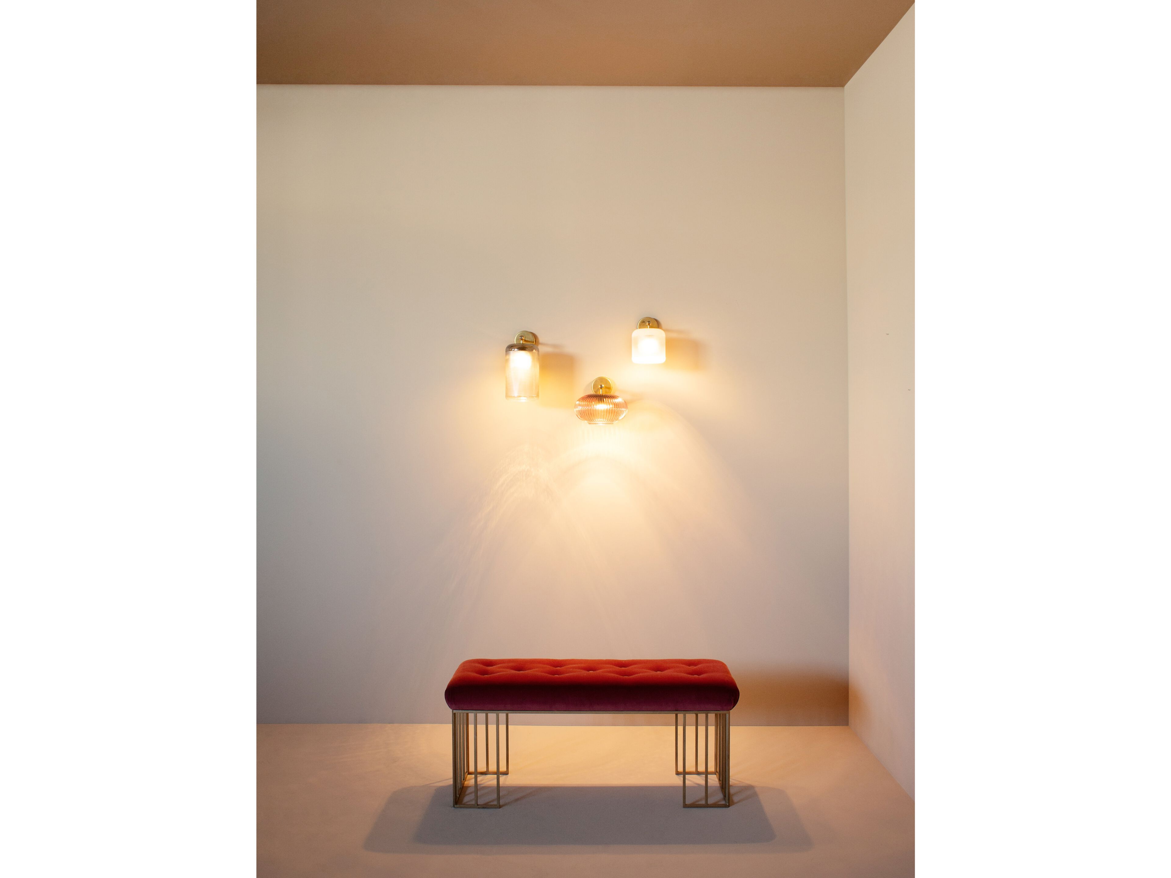 Светодиодный настенный светильник из латуни и стекла Renzo Serafini свет внутри ARCH-00109284 - Вид №1