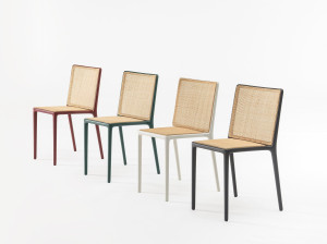 Рециркулированный пластиковый стул сада