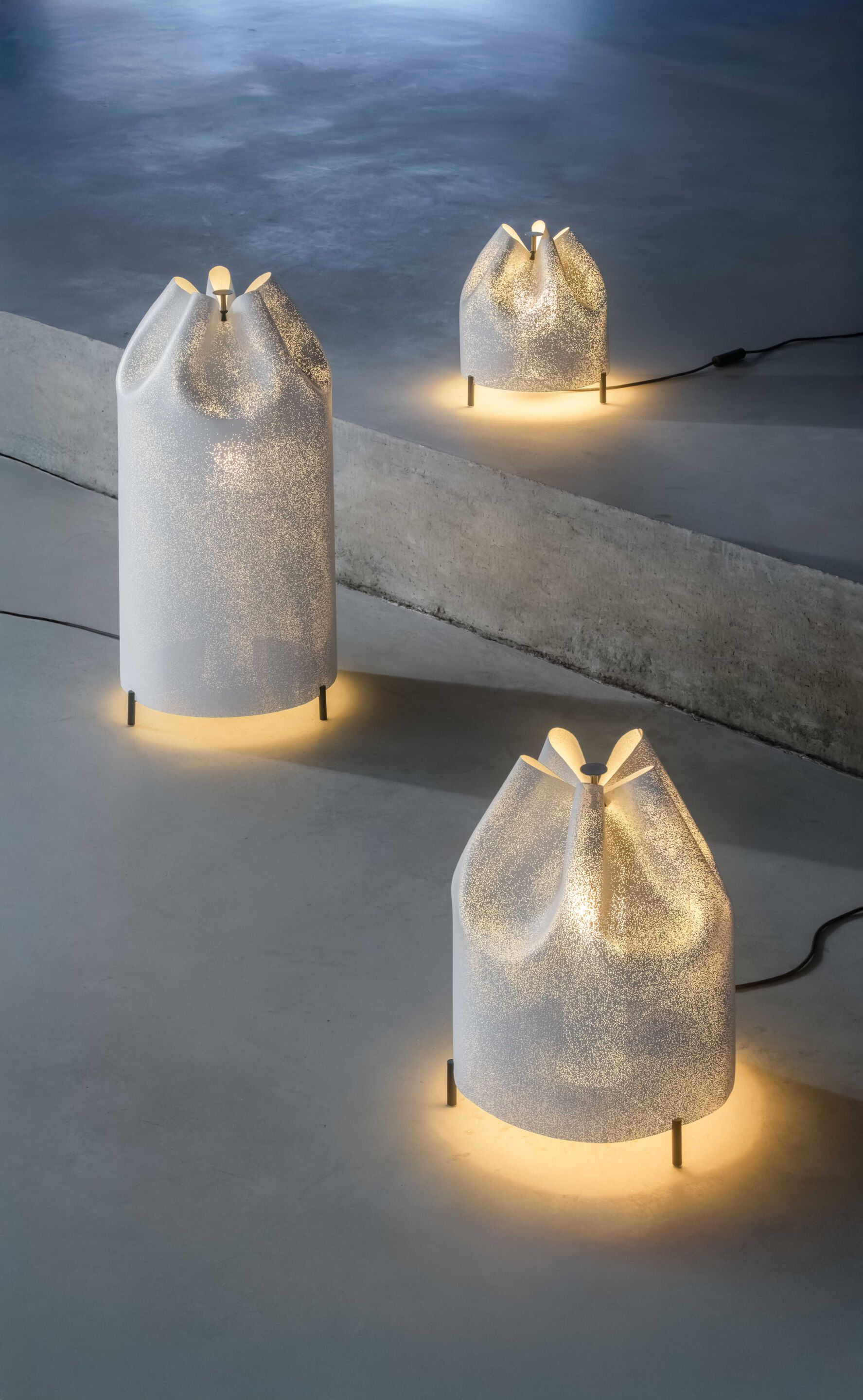 Настольная лампа из нержавеющей стали A-Emotional Light Agasallo ARCH-00083176 - Вид №3