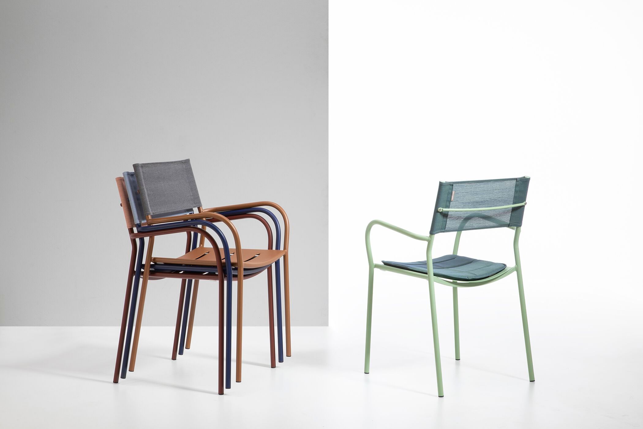 Металлический садовый стул с подлокотниками Vermobil Вера ARCH-00139038 - Вид №3