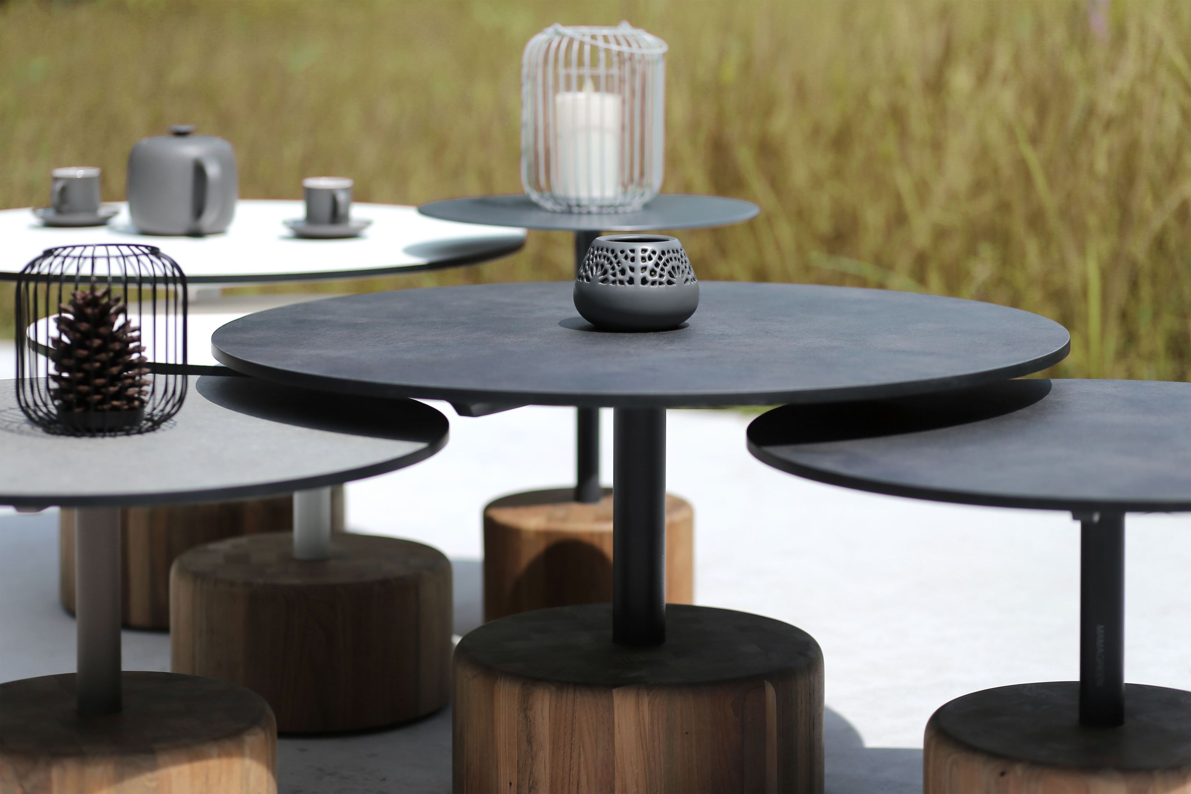 Круглый стол с верхней частью HPL и тиковым или каменным основанием MAMAGREEN Glyph ARCH-00048413 - Вид №10