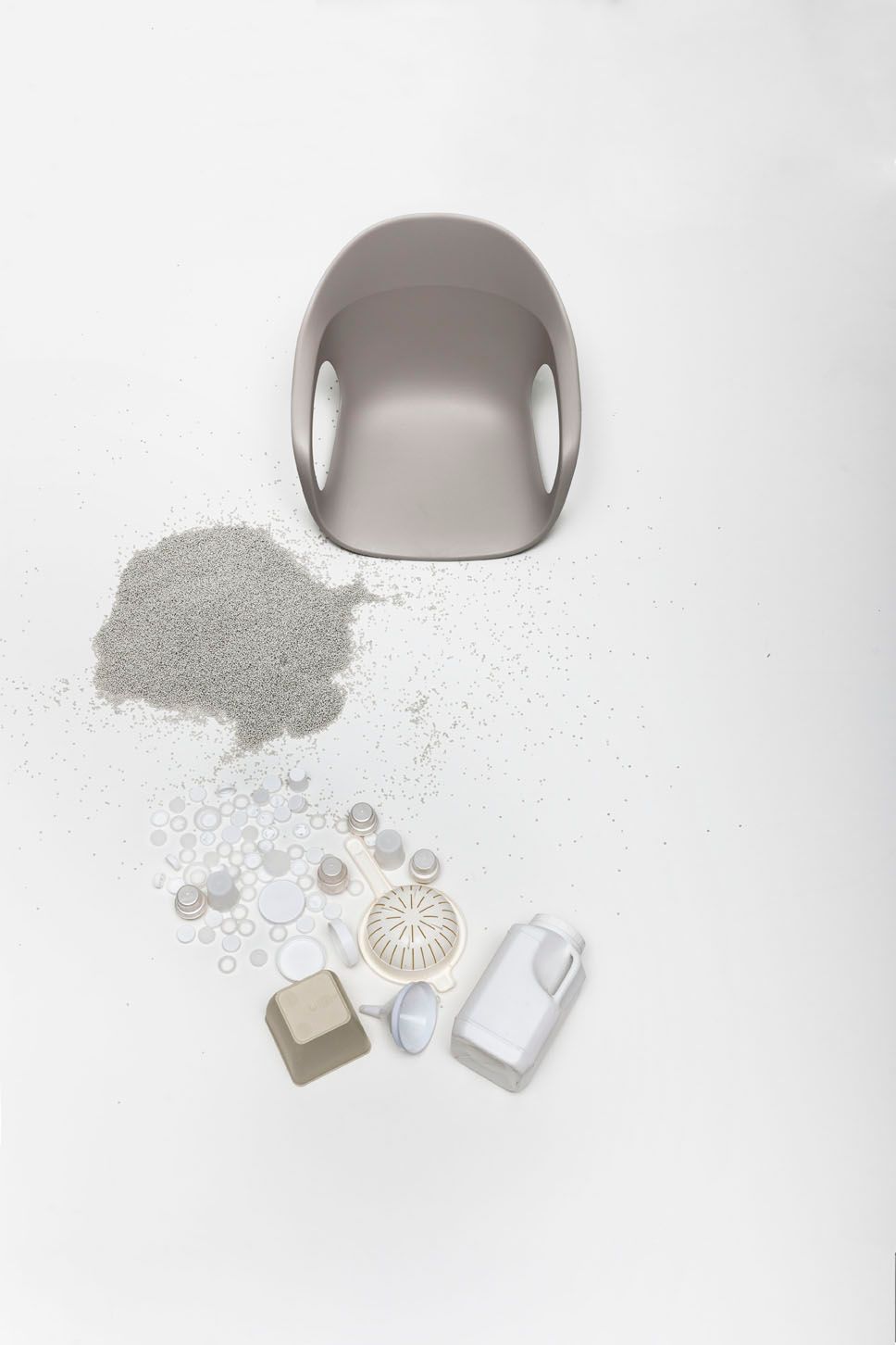 Рециркулированный пластиковый стул с подлокотниками Kristalia Elephantino ARCH-00016447