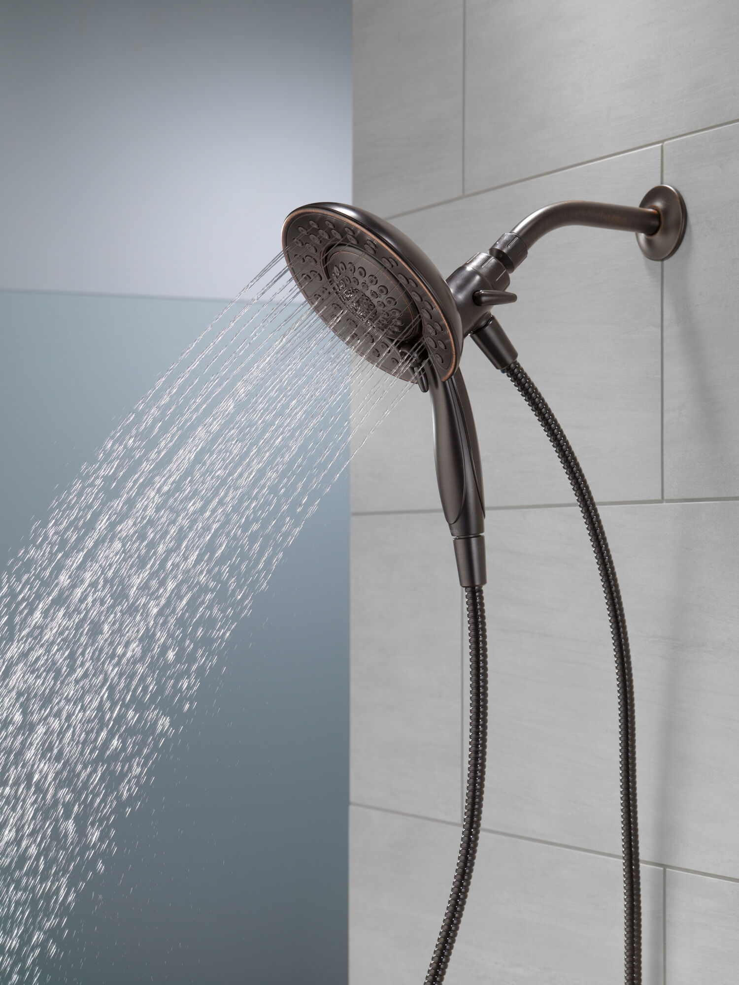 75583CRB In2ition® Душ 2 в 1 с 5 настройками Delta Faucet Universal Showering Венецианская бронза  - Вид №10