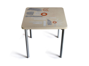 Бетонный квадратный стол