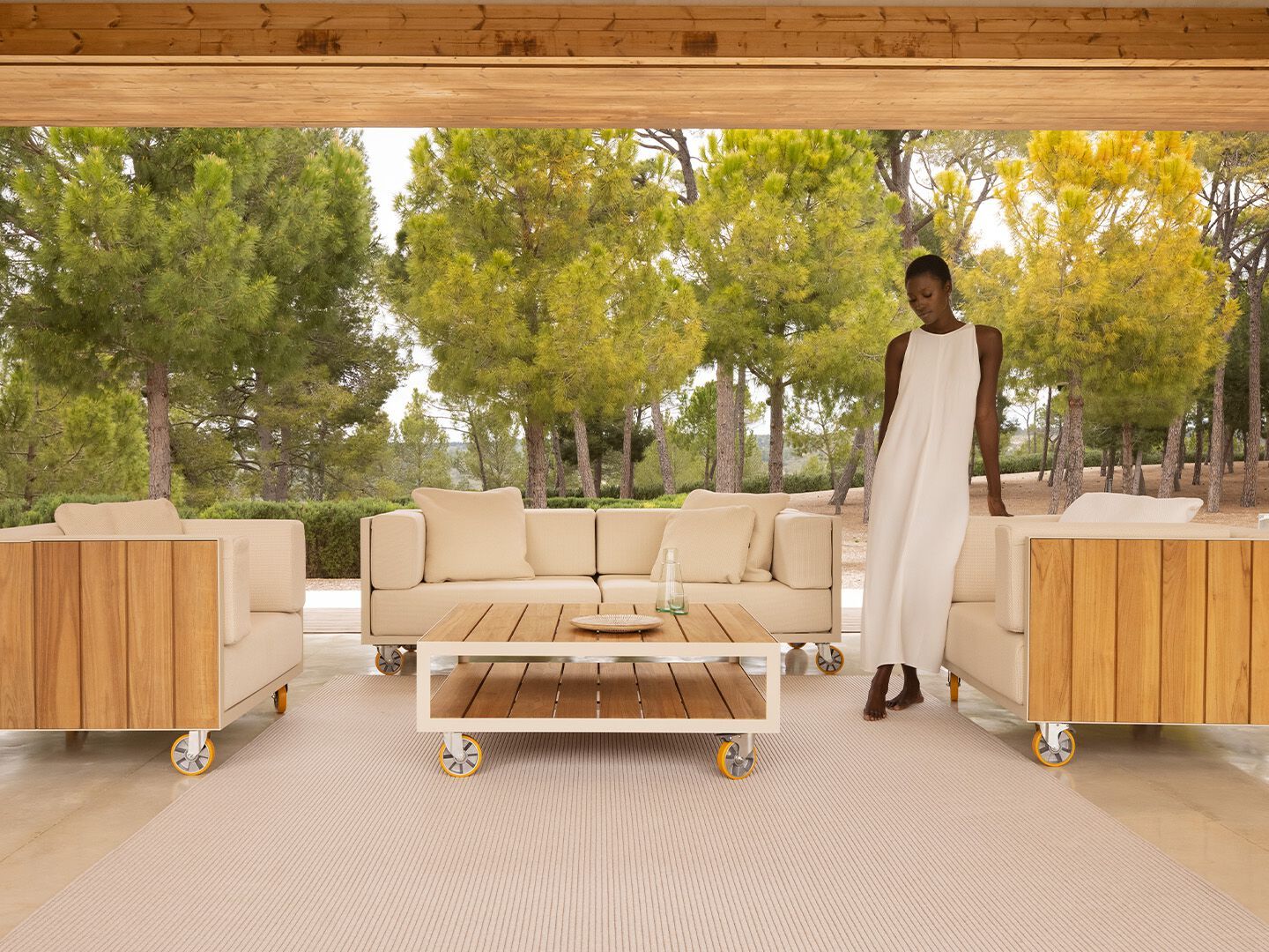 Прямоугольный садовый столик из алюминия и ТИКа с колесами Vondom Vineyard ARCH-00073963 - Вид №2