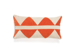 Прямоугольная бархатная подушка