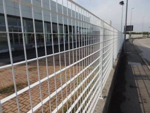Ограждение из решетки
