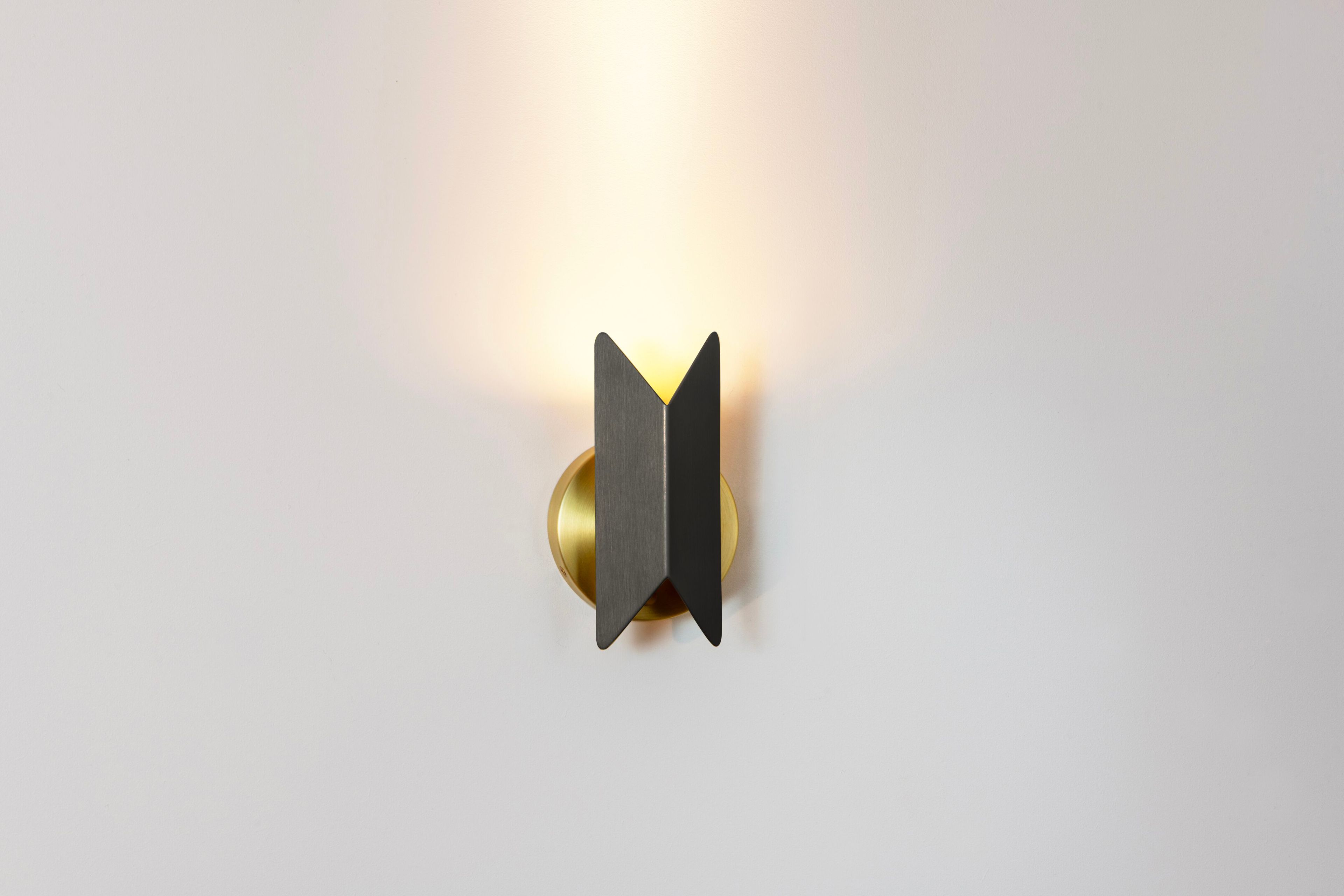 Латунный светодиодный настенный светильник CVL Luminaires Pirouette ARCH-00056924 - Вид №8