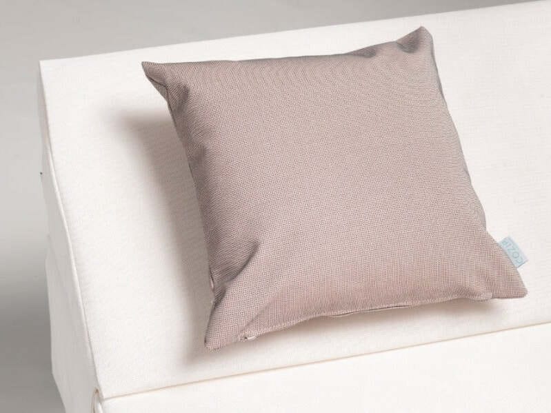 Прямоугольная однотонная подушка Batyline® для наружного применения COZIP BATYLINE 50x70 ARCH-00084757 - Вид №4