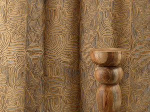 Льняная вышитая ткань