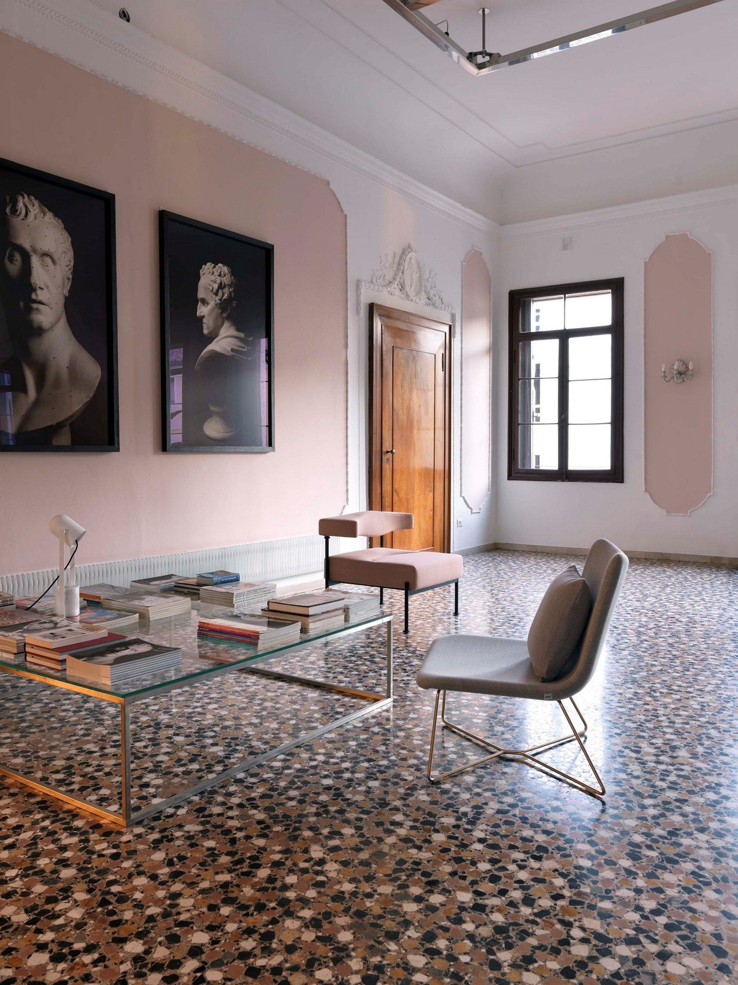 Тканевое кресло SITIA Momo ARCH-00025210