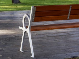 URBIDERMIS Скамья из дерева с подлокотниками со спинкой